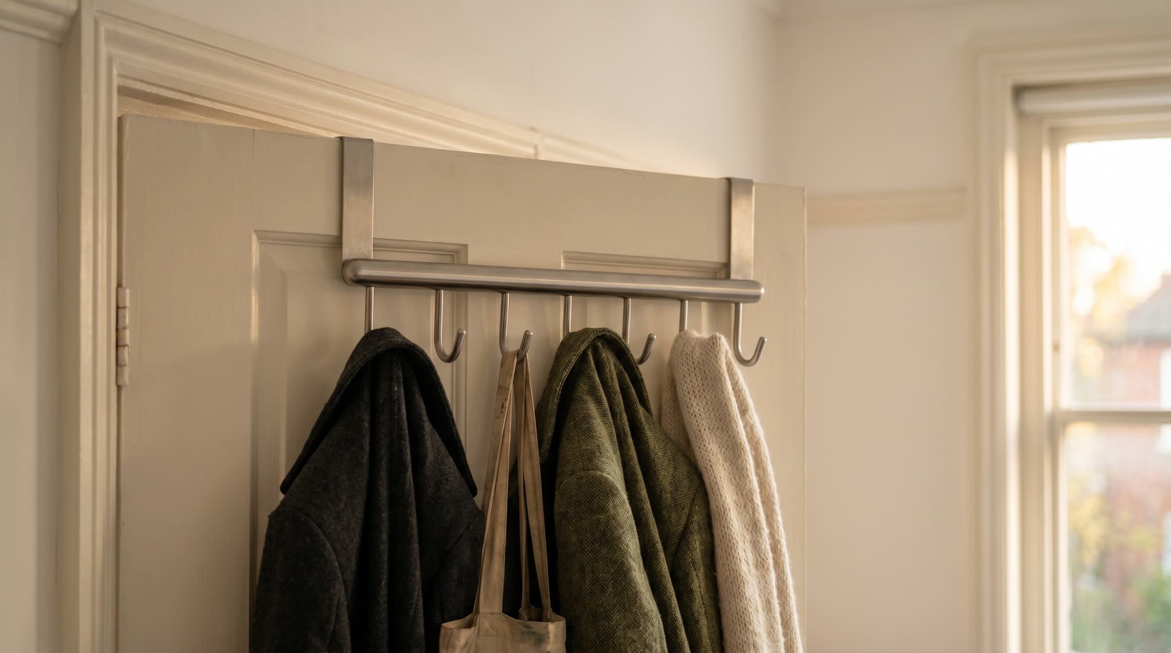 Renter-Friendly Storage Without Drilling — UK Guide
