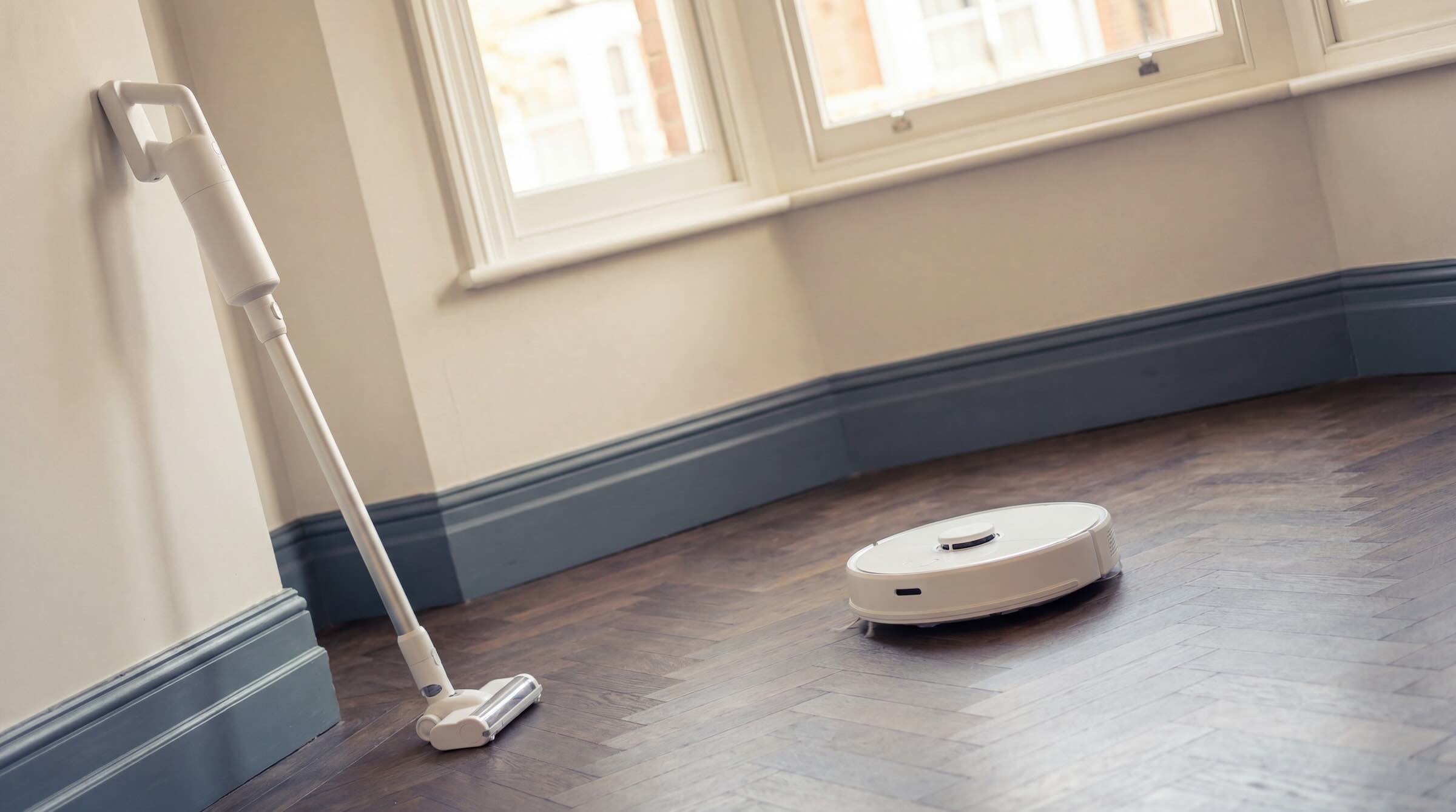 Robot Vacuum vs Cordless Vacuum — Which Should You Buy First in a UK Home?